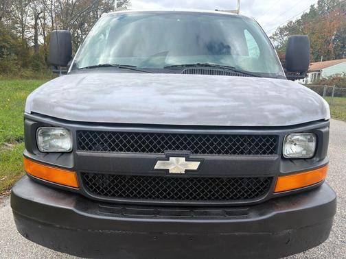 2009 Chevrolet Express 2500 Base