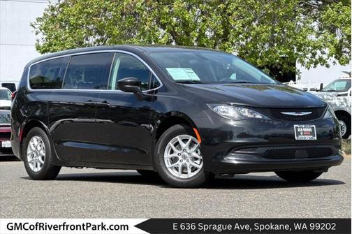 2022 Chrysler Voyager LX