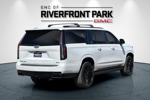 2022 Cadillac Escalade ESV Sport Platinum
