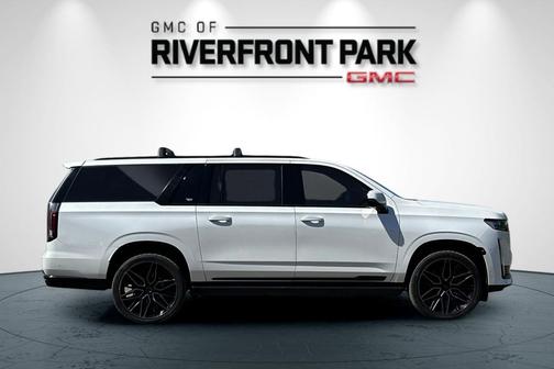 2022 Cadillac Escalade ESV Sport Platinum