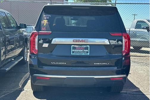2022 GMC Yukon XL Denali