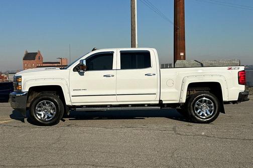 Summit White 2018 Chevrolet Silverado 2500 LTZ