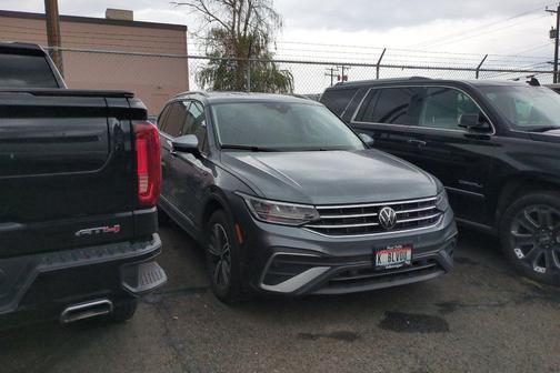 Platinum Gray Metallic 2024 Volkswagen Tiguan 2.0T Wolfsburg Edition