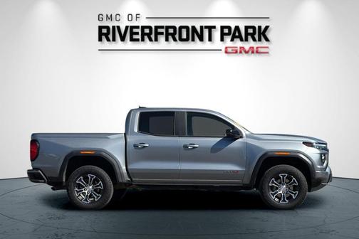 Sterling Metallic 2025 GMC Canyon AT4