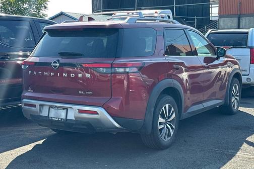 2024 Nissan Pathfinder SL 4WD