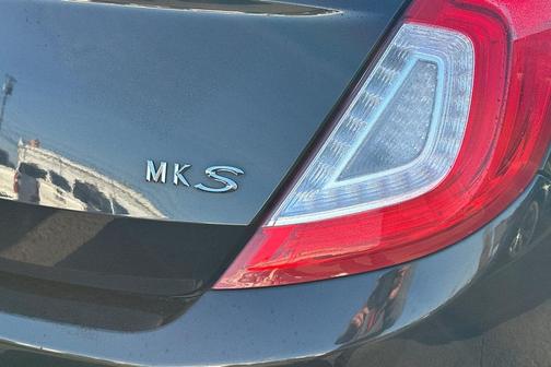 2014 Lincoln MKS Base
