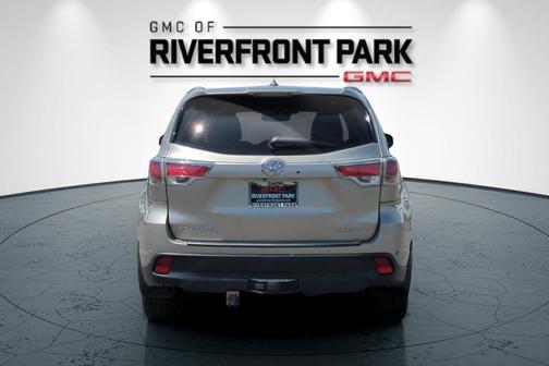 Creme Brulee 2015 Toyota Highlander Limited