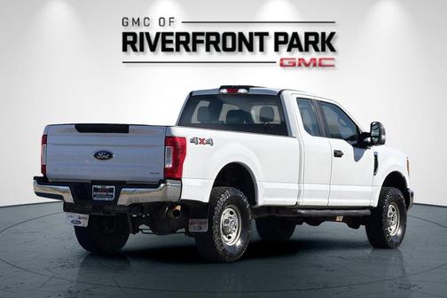 Oxford White 2017 Ford F-350 XL