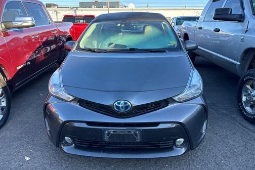 2016 Toyota Prius v Five