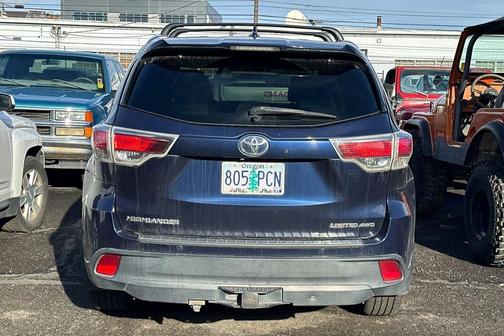 2016 Toyota Highlander Limited Platinum