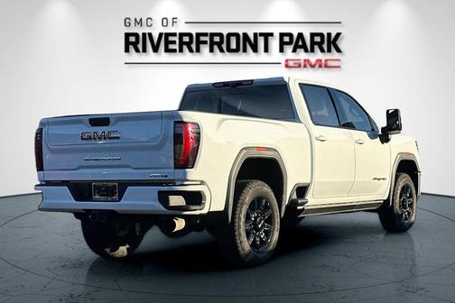 2025 GMC Sierra 2500 AT4