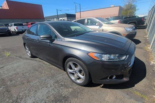 Magnetic 2016 Ford Fusion SE