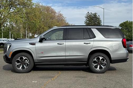2025 GMC Yukon 4WD AT4