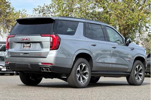 2025 GMC Yukon 4WD AT4