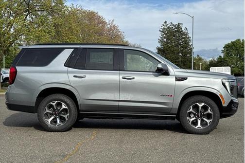 2025 GMC Yukon 4WD AT4