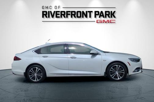 White Frost Tricoat 2019 Buick Regal Sportback AWD Preferred II