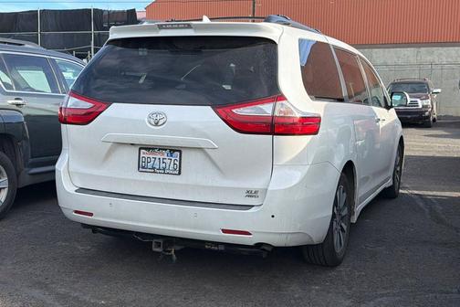 2019 Toyota Sienna XLE