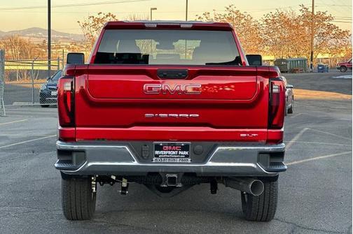 2025 GMC Sierra 2500 AT4