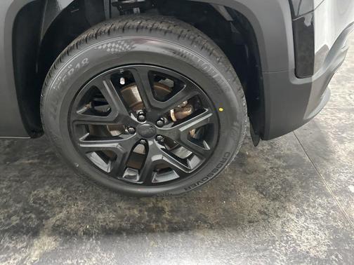 Black 2018 Jeep Renegade Altitude