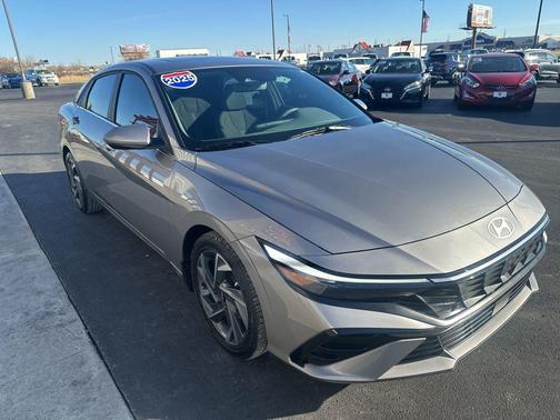 2025 Hyundai ELANTRA SEL