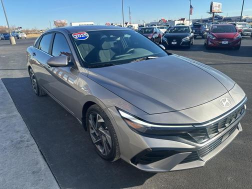 2025 Hyundai ELANTRA SEL