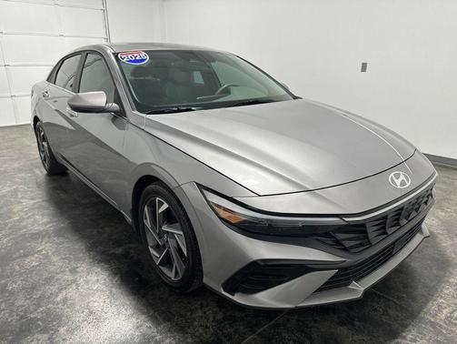 Fluid Metal 2025 Hyundai ELANTRA SEL