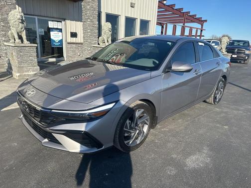 2025 Hyundai ELANTRA SEL