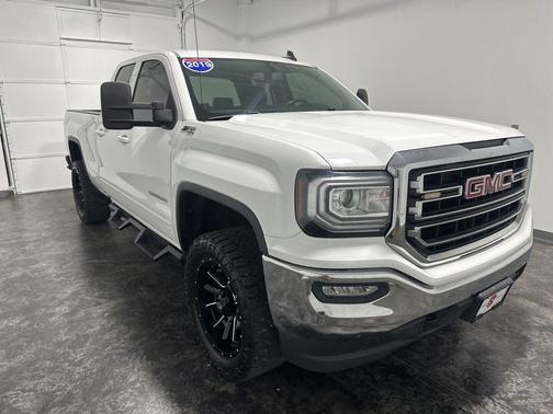 Summit White 2019 GMC Sierra 1500 SLE