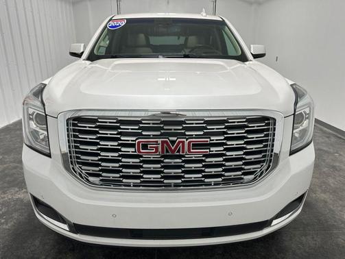 White Frost Tricoat 2020 GMC Yukon Denali