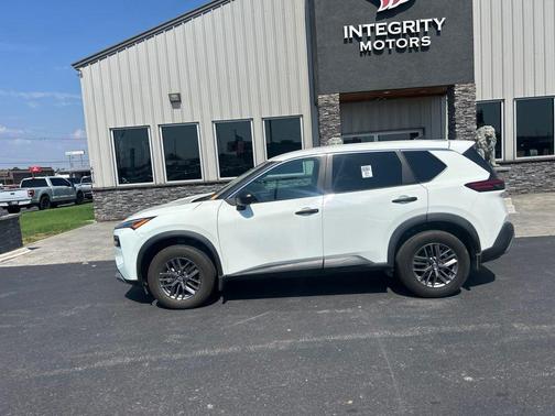 Glacier White 2023 Nissan Rogue S