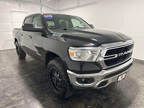 Diamond Black Crystal Pearlcoat 2020 RAM 1500 Big Horn/Lone Star