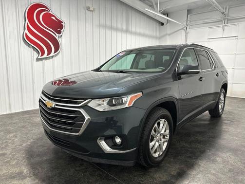 Graphite Metallic 2019 Chevrolet Traverse LT Cloth