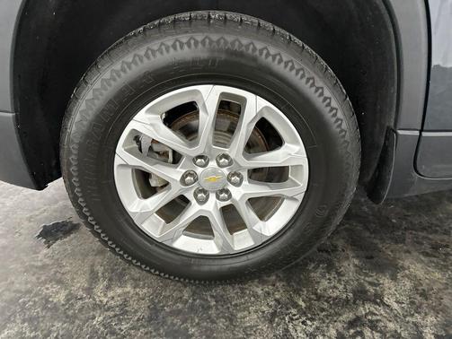 Graphite Metallic 2019 Chevrolet Traverse LT Cloth