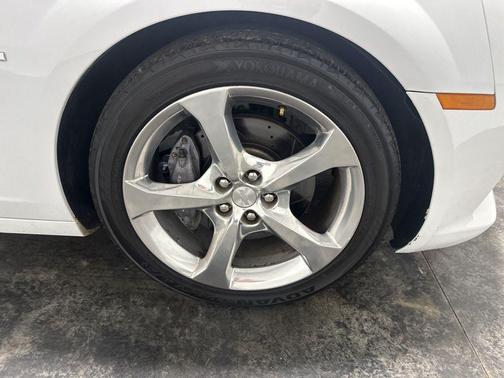 Summit White 2015 Chevrolet Camaro 2SS