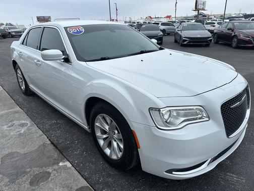 2015 Chrysler 300 Limited