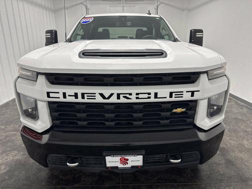 Summit White 2022 Chevrolet Silverado 2500 Custom