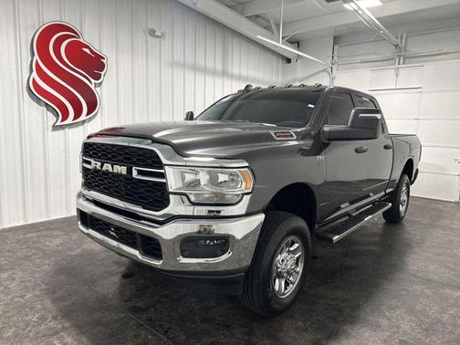 Granite Crystal Metallic Clearcoat 2023 RAM 2500 Tradesman Crew Cab 4x4 6'4' Box