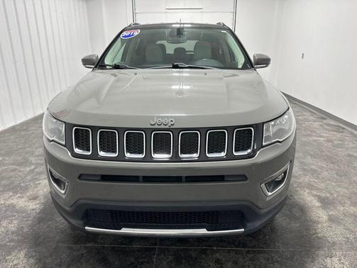 Sting-Gray Clearcoat 2019 Jeep Compass Limited