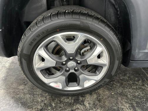 Sting-Gray Clearcoat 2019 Jeep Compass Limited