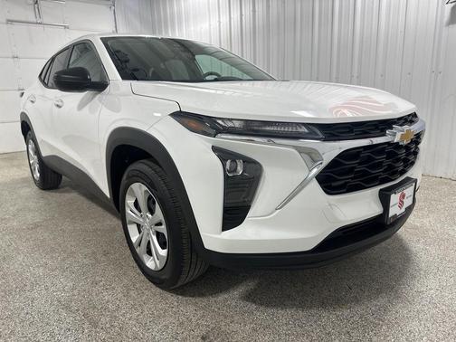 2025 Chevrolet Trax LS