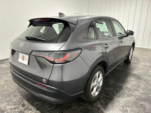 Modern Steel Metallic 2024 Honda HR-V LX