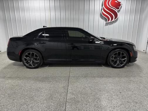 2022 Chrysler 300 S