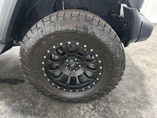 Bright White Clearcoat 2020 Jeep Wrangler Unlimited Sport