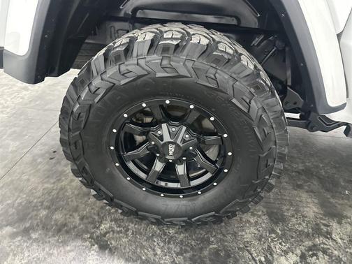 Bright White Clearcoat 2020 Jeep Gladiator Sport S