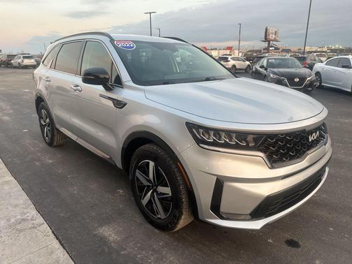 2022 Kia Sorento S