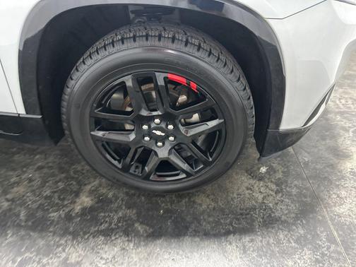 Silver Ice Metallic 2019 Chevrolet Traverse Premier