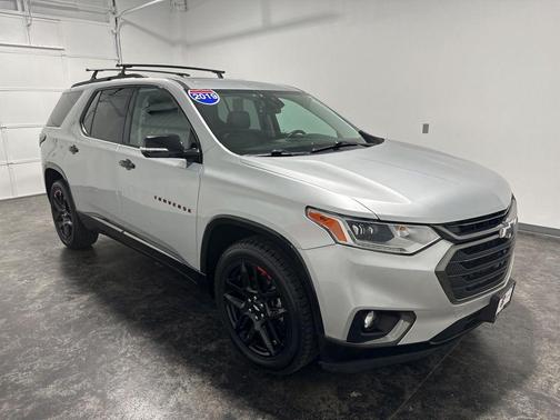 Silver Ice Metallic 2019 Chevrolet Traverse Premier