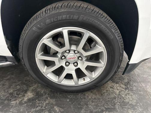 Summit White 2018 GMC Yukon XL Denali