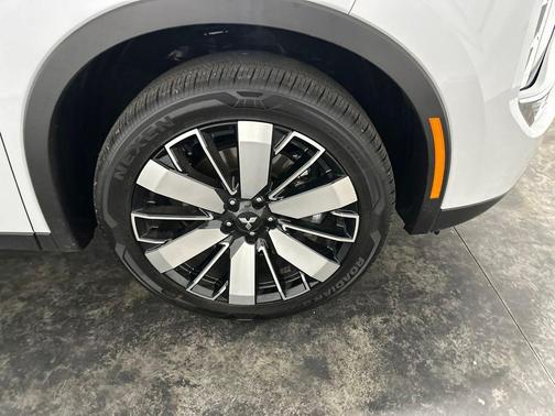 White 2026 Mitsubishi Outlander