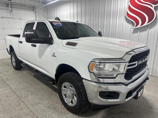 2023 RAM 2500 Tradesman Crew Cab 4x4 6'4' Box
